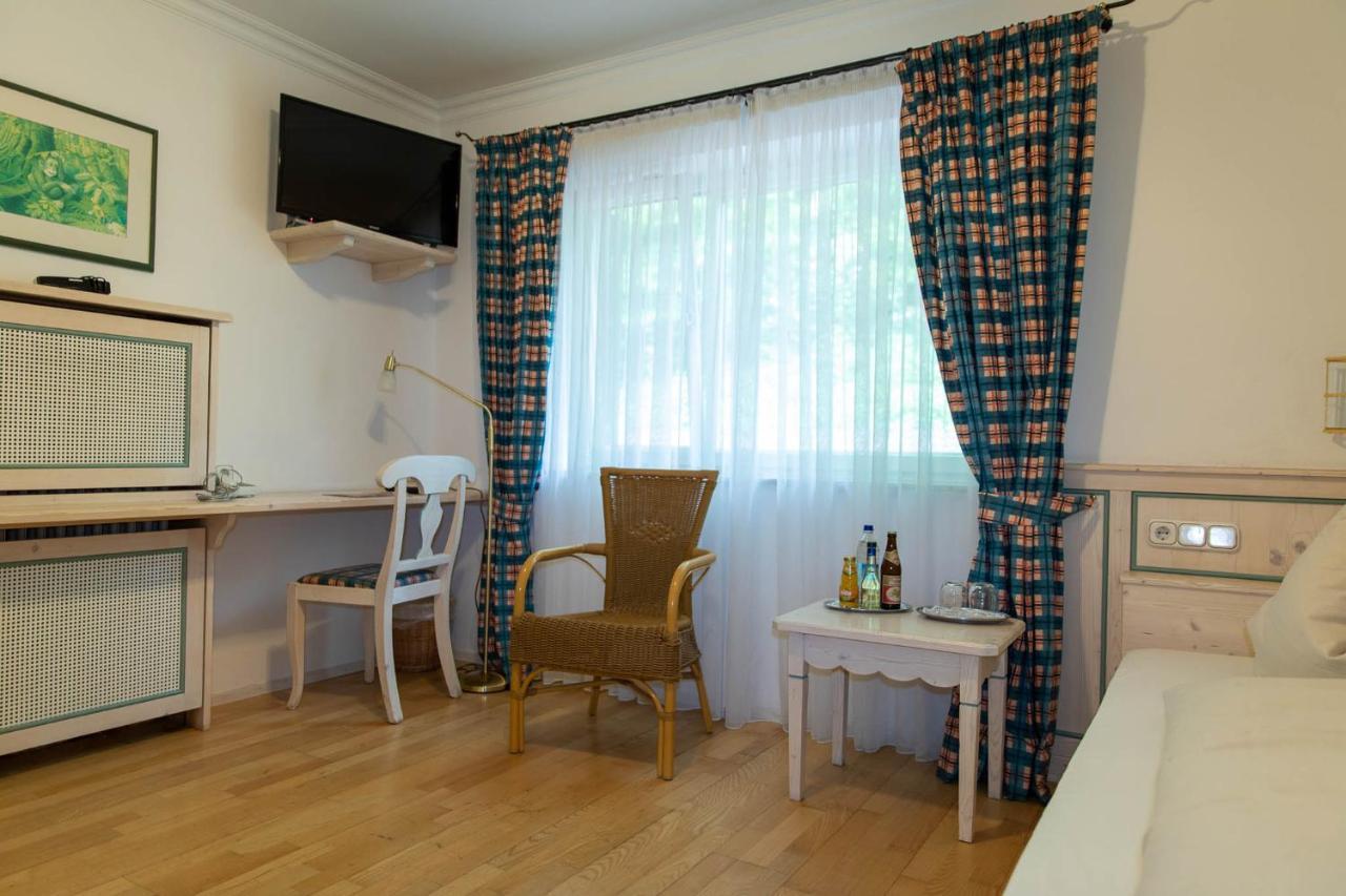 Hotel Fischerstüberl Attel 3*